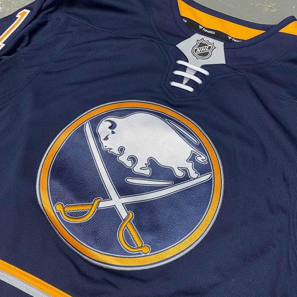 Buffalo Sabres 15 Jack Eichel Fanatics NHL Jersey Navy Blue Small Hockey - Picture 3 of 12